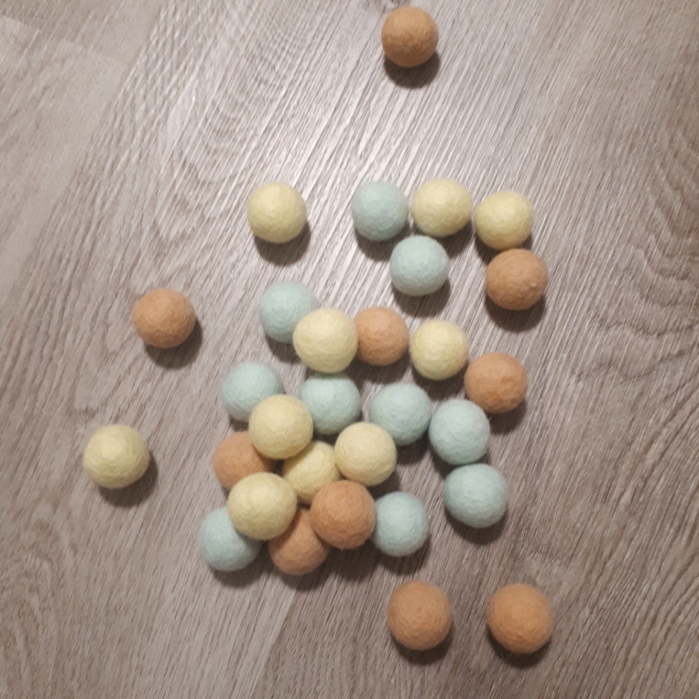 1" felted balls crafting